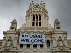 Carmena gastará 300.000 euros en un monumento en Madrid a los refugiados