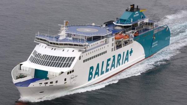 El Gobierno valenciano y Baleària fletan un barco para 1.100 refugiados sirios El Gobierno valenciano y Baleària fletan un barco para 1.100 refugiados sirios