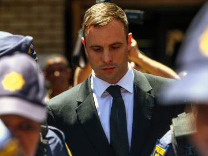 Pistorius, bajo arresto domiciliario