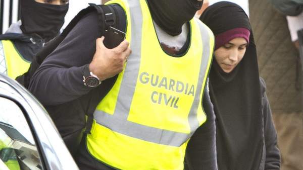 Detenida cuando se iba a unir a Estado Islámico Detenida cuando se iba a unir a Estado Islámico