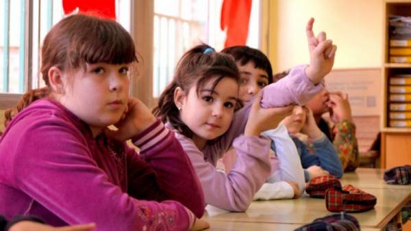 Niñas en clase Niñas en clase