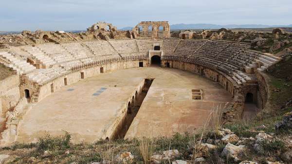 Anfiteatro de Uthina, en Túnez Anfiteatro de Uthina, en Túnez