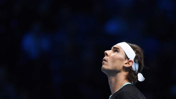 Rafa Nadal tras ser eliminado por Djokovic en la semifinal del Masters Series de Londres. Rafa Nadal tras ser eliminado por Djokovic en la semifinal del Masters Series de Londres.