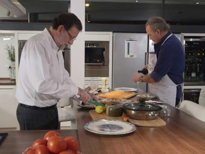 Rajoy y Bertín cocinando