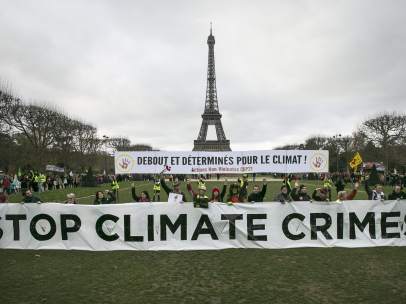 Manifestantes en París en la Cumbre del Clima