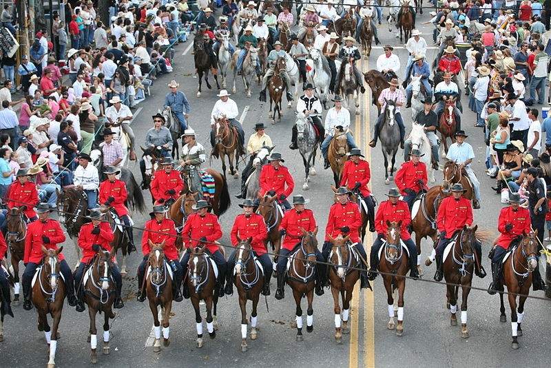 Costa Rica, en Navidad tradición, caballos y también toros Costa Rica, en Navidad tradición, caballos y también toros