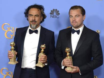 Iñárritu y Di Caprio con sus Globos de Oro