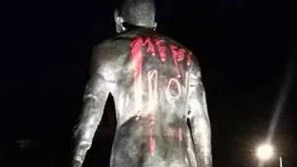 Estatua Cristiano Ronaldo pintada Estatua Cristiano Ronaldo pintada
