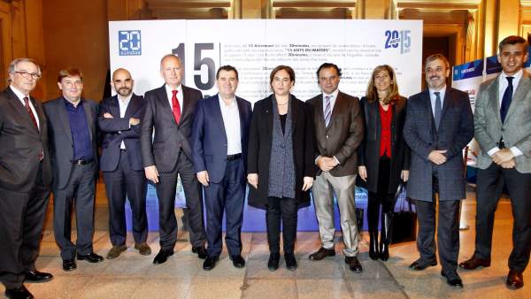 El equipo directivo de 20minutos y Grupo Heraldo junto a la alcaldesa de Barcelona, Ada Colau, Jaume Collboni (líder del PSC en Barcelona) y Xavier Trias (líder de CiU en Barcelona). El equipo directivo de 20minutos y Grupo Heraldo junto a la alcaldesa de Barcelona, Ada Colau, Jaume Collboni (líder del PSC en Barcelona) y Xavier Trias (líder de CiU en Barcelona).