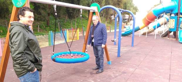 Columpio para niños con movilidad reducida