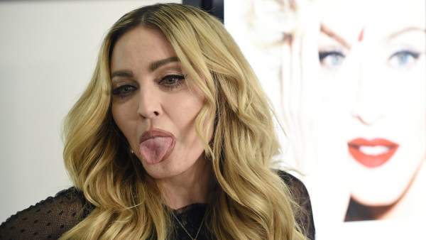Madonna saca la lengua Madonna saca la lengua