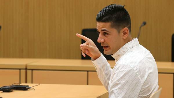 Juicio a un entrenador de fútbol alevín Juicio a un entrenador de fútbol alevín
