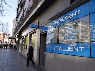 Fachada de una clínica Vitaldent