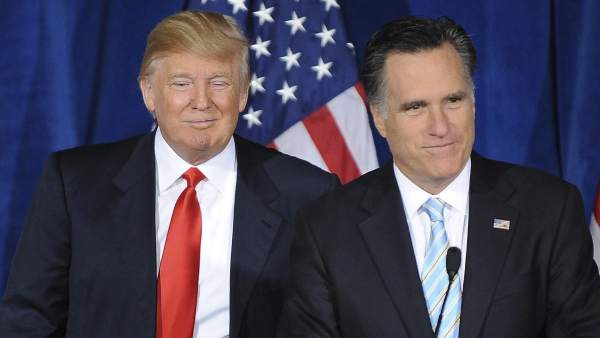 Donald Trump con el excandidato republicano Mitt Romney Donald Trump con el excandidato republicano Mitt Romney