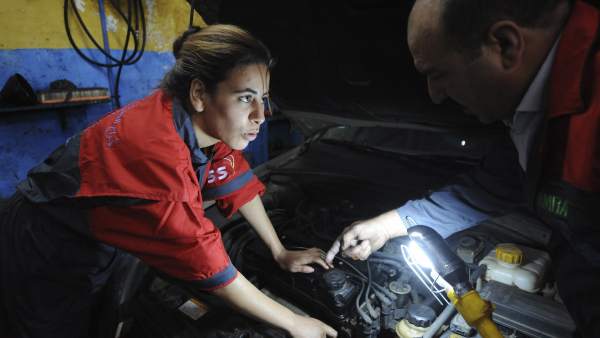 Mujer trabajadora Mujer trabajadora