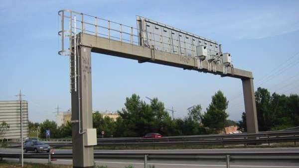 Un radar de tráfico Un radar de tráfico