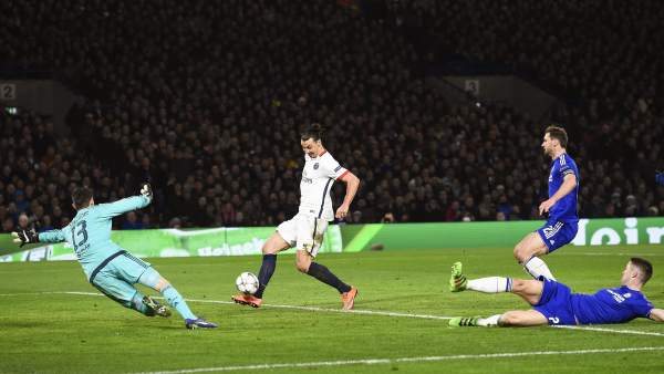 Ibrahimovic y Courtois Ibrahimovic y Courtois