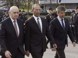 Mohamed Hasad junto a Fernández Díaz y Cosidó