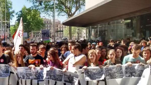 Manifestación de estudiantes en Barcelona contra la LOMCE. Manifestación de estudiantes en Barcelona contra la LOMCE.