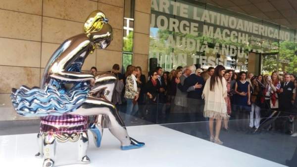 Ballerina Jeff Koons. Ballerina Jeff Koons.