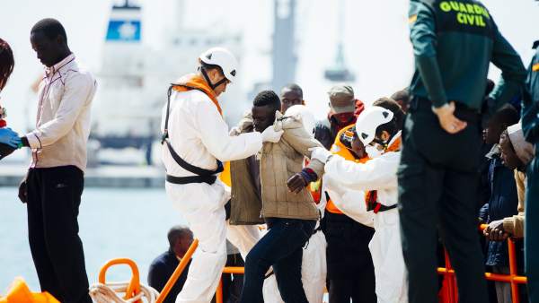 Inmigrantes puerto Málaga Inmigrantes puerto Málaga