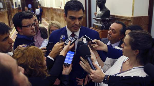 PSOE | Pedro Sánchez: "En el Partido Popular ven la política como un medio para lucrarse a título personal, y no como un arma para mejorar la vida de los ciudadanos y las ciudadanas". 270668-600-338