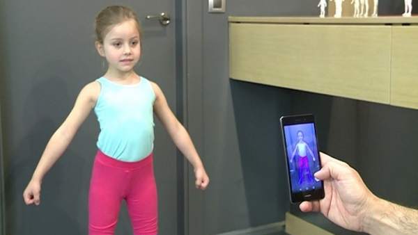 Uso de la 'app' móvil para acertar en la talla de ropa de los niños Uso de la 'app' móvil para acertar en la talla de ropa de los niños