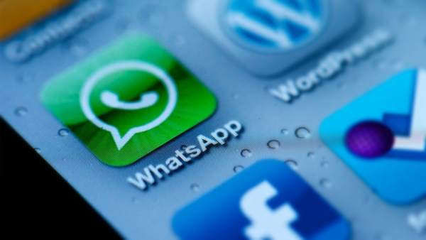 Aplicación servicio de mensajería instantánea WhatsApp, de Facebook Aplicación servicio de mensajería instantánea WhatsApp, de Facebook