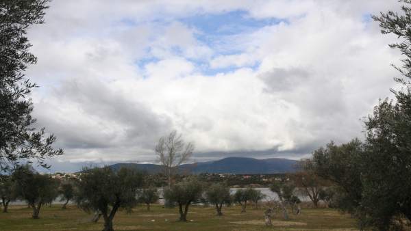 Pantano de Cazalegas,Nubes, Arboles Pantano de Cazalegas,Nubes, Arboles