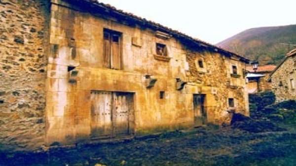 Casa del padre Rábago en Tresabuela Casa del padre Rábago en Tresabuela