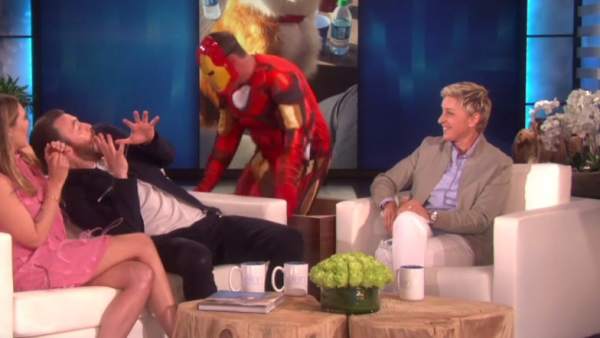 Chris Evans recibe un susto de Iron Man Chris Evans recibe un susto de Iron Man