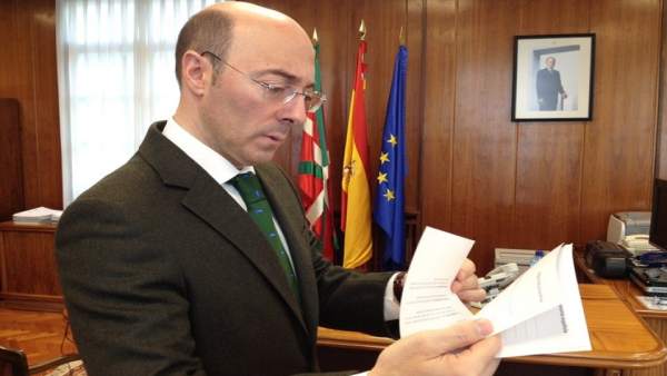 Carlos Urquijo. Carlos Urquijo.