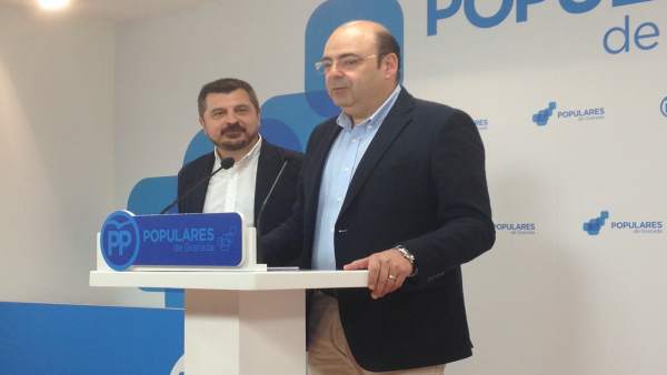Sebastián Pérez y Toni Martín en rueda de prensa Sebastián Pérez y Toni Martín en rueda de prensa