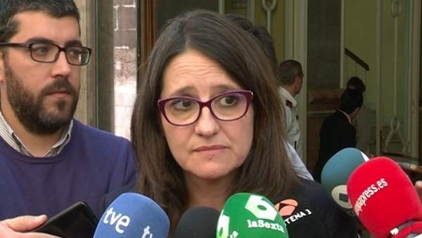 Mónica Oltra atiende a los medios en imagen de archivo Mónica Oltra atiende a los medios en imagen de archivo