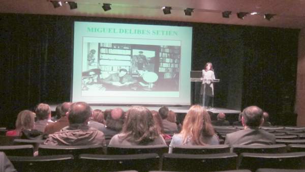 Elisa Delibes presenta el Archivo de Miguel Delibes en el teatro Calderón Elisa Delibes presenta el Archivo de Miguel Delibes en el teatro Calderón