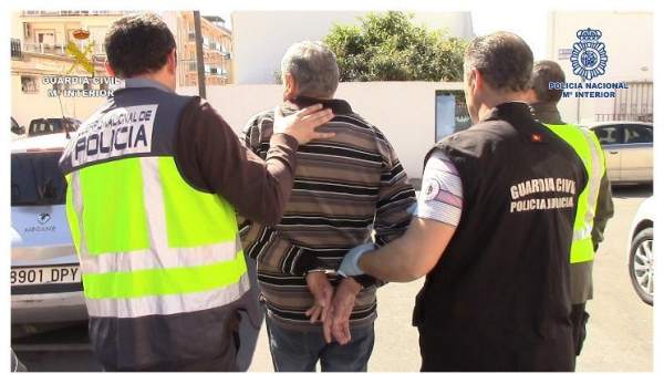 Detenidos dos atracadores de 71 y 56 años Detenidos dos atracadores de 71 y 56 años