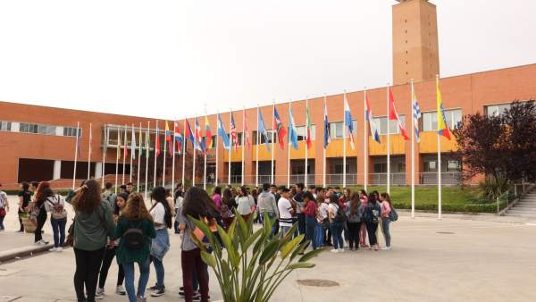 Cerca De 1.500 Estudiantes De 29 Institutos Sevillanos Visitan La UPO En Las Jor Cerca De 1.500 Estudiantes De 29 Institutos Sevillanos Visitan La UPO En Las Jor