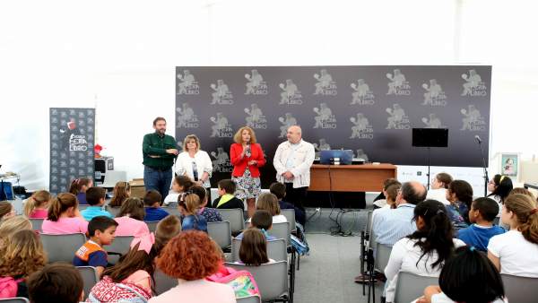 Adela Castaño en la Feria del Libro Adela Castaño en la Feria del Libro