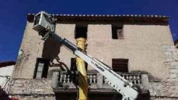 Retirada de huevos de golondrinas de cola blanca en Vilaverd Retirada de huevos de golondrinas de cola blanca en Vilaverd