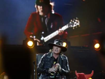Axl Rose se estrena con AC/DC