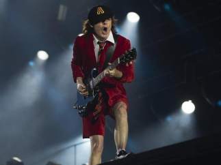 AD/DC: Axl Rose cumple pero Angus Young es el líder indiscutible