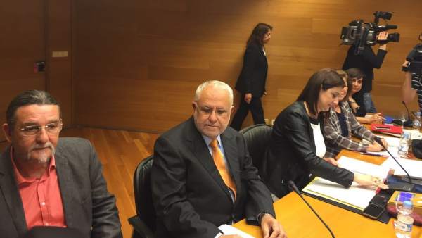 Juan Cotino en la comisión de las Corts Juan Cotino en la comisión de las Corts
