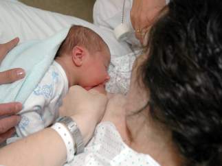 Bebé, madre, nacimiento, infancia