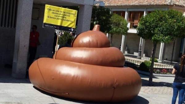 Caca gigante Caca gigante