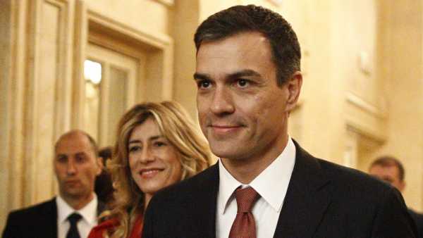 Pedro Sánchez con su mujer, Begoña Gómez Pedro Sánchez con su mujer, Begoña Gómez