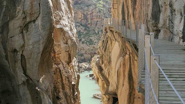 Desfiladero de los gaitanes en el caminito del rey, Málaga. Desfiladero de los gaitanes en el caminito del rey, Málaga.