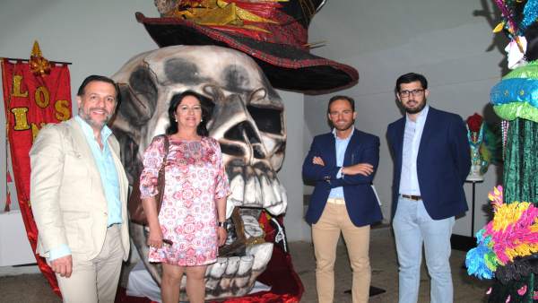 Diputados del PP visitan el Museo del Carnaval de Badajoz Diputados del PP visitan el Museo del Carnaval de Badajoz