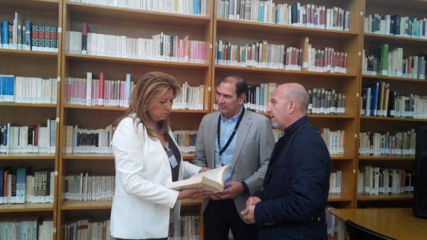 Visita de la delegada de Cultura de la Junta al centro penitenciario de Jaén Visita de la delegada de Cultura de la Junta al centro penitenciario de Jaén