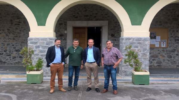 Nota Prensa Y Foto Visita Viceconsejero Administraciones Públicas Santo Adriano Nota Prensa Y Foto Visita Viceconsejero Administraciones Públicas Santo Adriano
