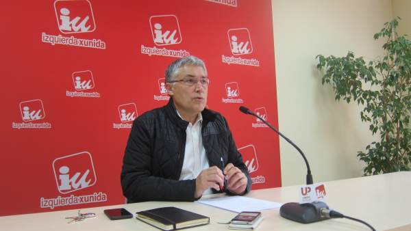 Manuel González Orviz, en rueda de prensa. Manuel González Orviz, en rueda de prensa.